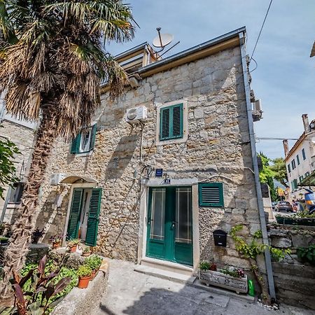 Apartments By The Sea Kastel Luksic, Kastela - 21921 Zewnętrze zdjęcie